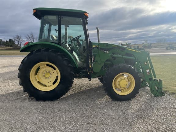 Image of John Deere 5083E equipment image 4