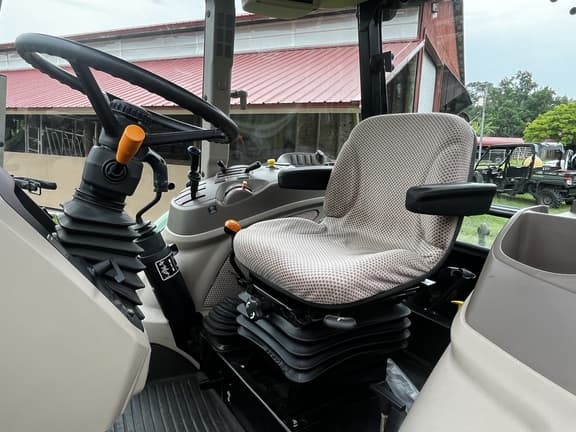 Image of John Deere 5085E equipment image 2