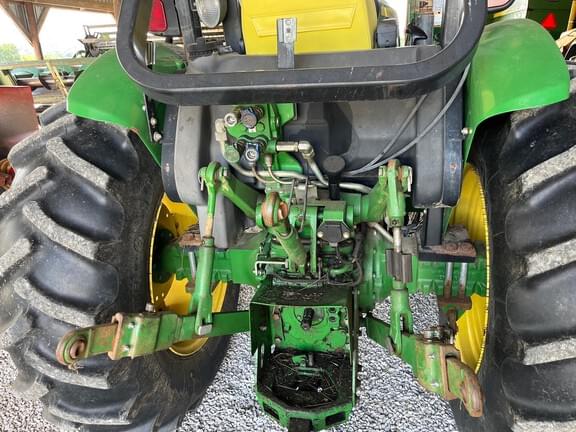 Image of John Deere 5085E equipment image 4