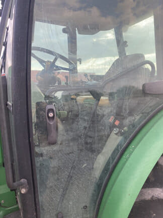 Image of John Deere 5100M equipment image 3