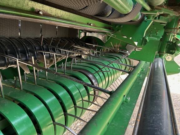 Image of John Deere 569 Premium equipment image 2