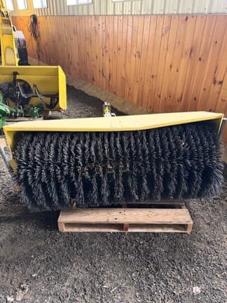 Image of John Deere 60 Heavy Duty Broom Image 0