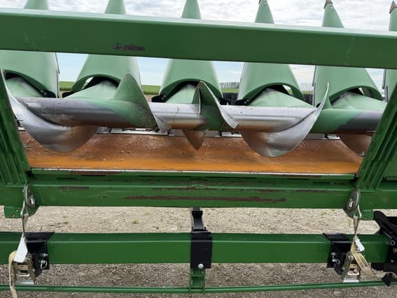 Image of John Deere 608C equipment image 4