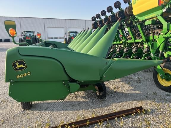 Image of John Deere 608C equipment image 3