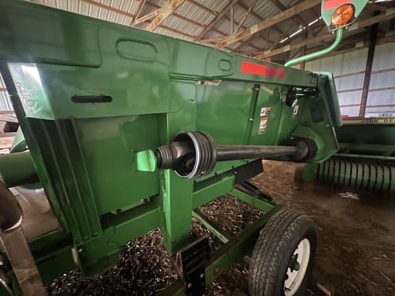 Image of John Deere 608C equipment image 3