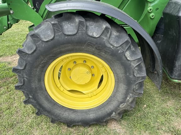 Image of John Deere 6125M equipment image 3