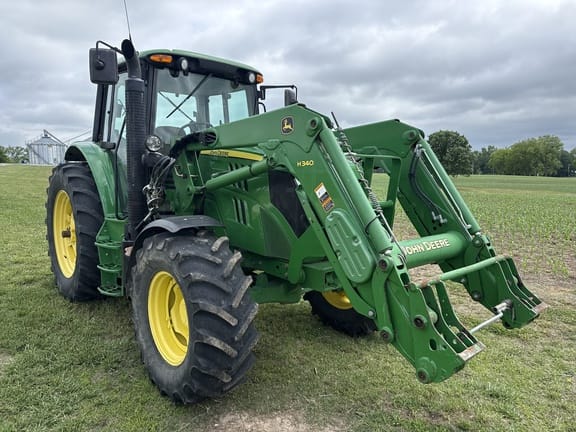 2013 John Deere 6125M Equipment Image0