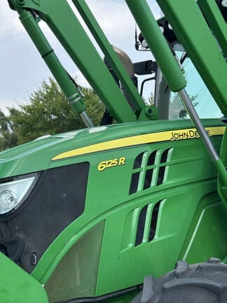 2013 John Deere 6125R Equipment Image0