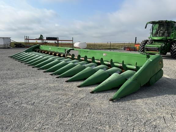Image of John Deere 616C Primary image