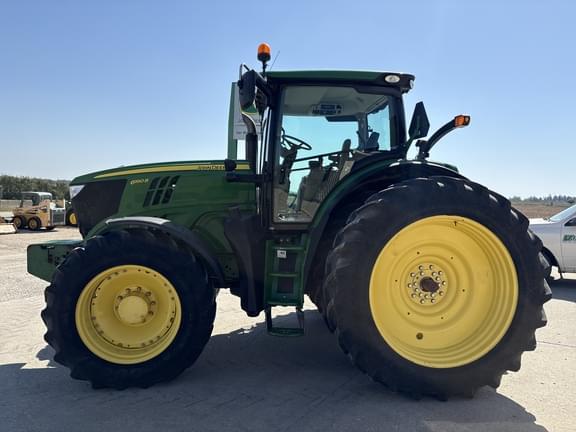 Image of John Deere 6190R equipment image 1