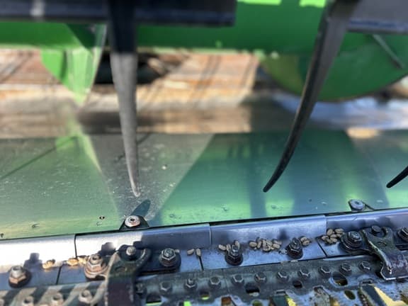 Image of John Deere 630F equipment image 4