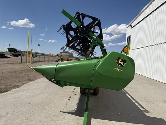 Image of John Deere 635D Primary image
