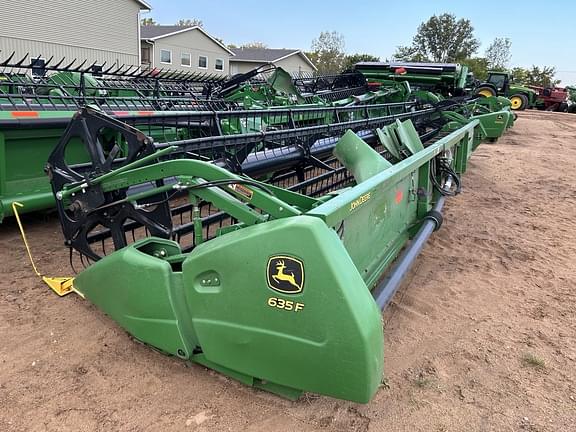 Image of John Deere 635F equipment image 2