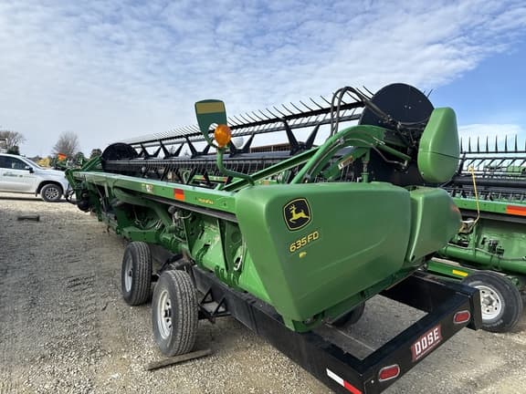 Image of John Deere 635FD equipment image 2