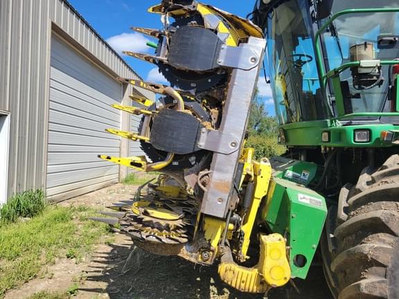 Image of John Deere 698 equipment image 4