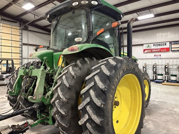 Image of John Deere 7200R equipment image 3