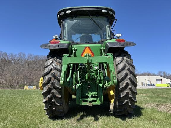 Image of John Deere 7200R equipment image 3