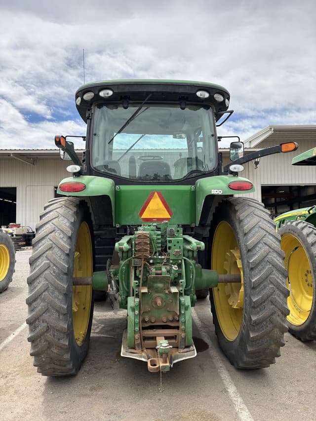 Image of John Deere 7200R equipment image 2