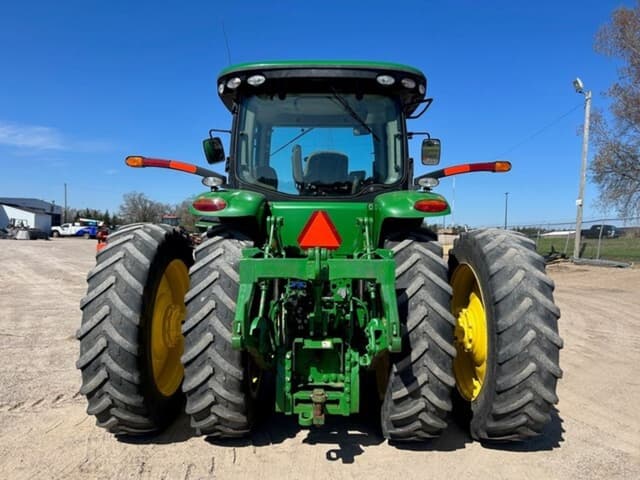 Image of John Deere 7200R equipment image 4