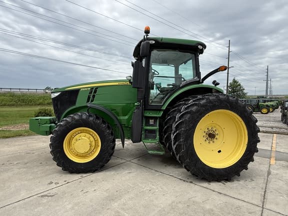 Image of John Deere 7200R equipment image 4