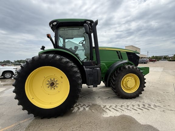 2013 John Deere 7200R Equipment Image0
