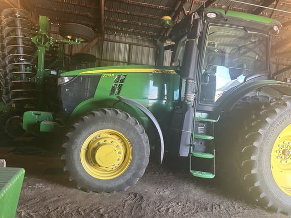 Image of John Deere 7215R equipment image 2