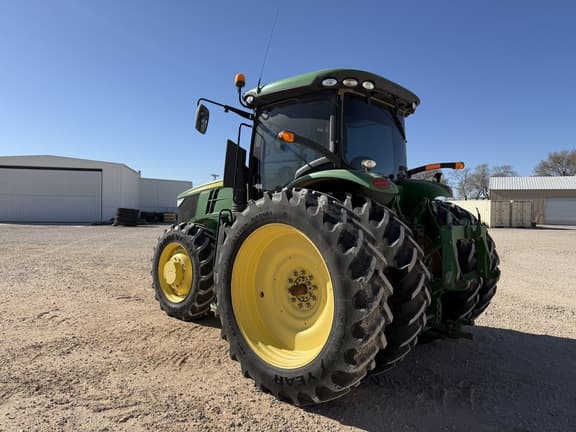 Image of John Deere 7215R equipment image 2