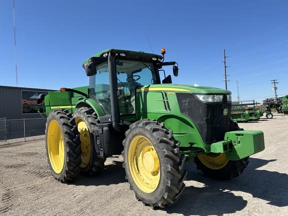 Image of John Deere 7215R Primary image