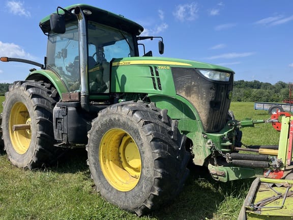 2013 John Deere 7260R Equipment Image0