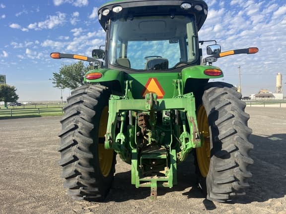 Image of John Deere 8235R equipment image 3