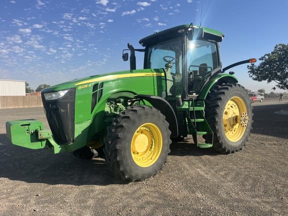 Image of John Deere 8235R Primary image
