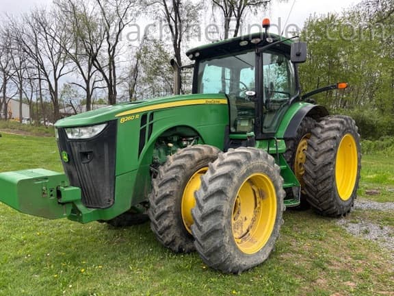 Image of John Deere 8260R Primary image