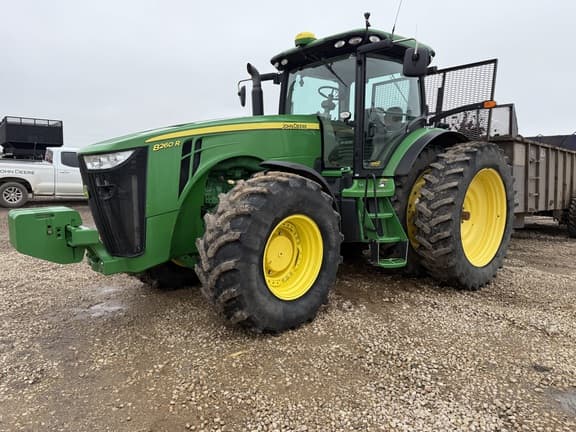 Image of John Deere 8260R Primary image