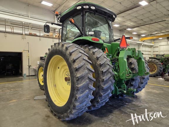 Image of John Deere 8285R equipment image 3
