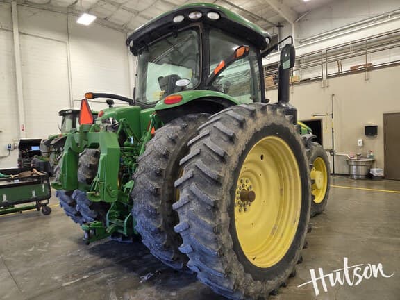 Image of John Deere 8285R equipment image 2