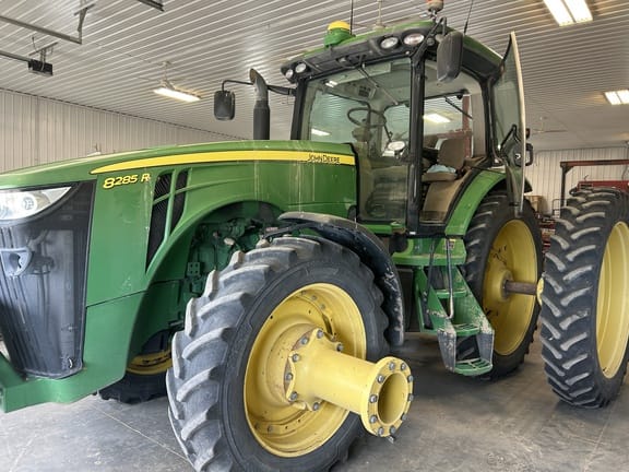 2013 John Deere 8285R Equipment Image0
