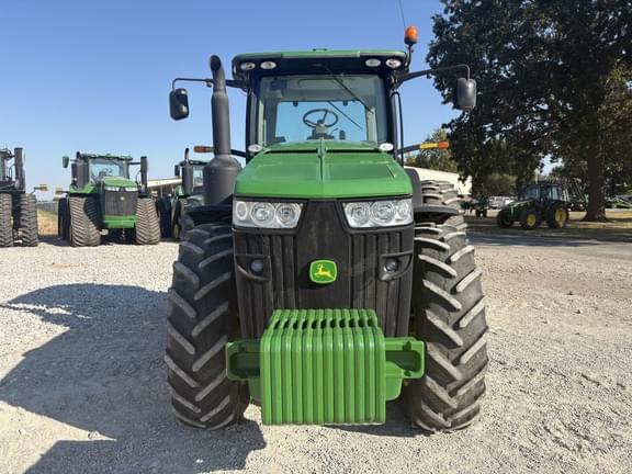 Image of John Deere 8285R equipment image 2