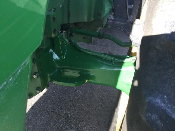 Image of John Deere 8285R equipment image 4