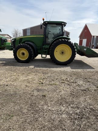 Image of John Deere 8285R equipment image 1