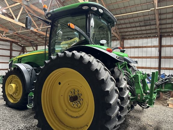 Image of John Deere 8285R equipment image 4