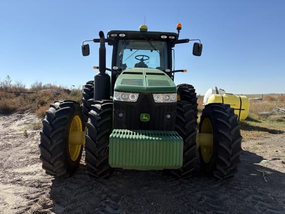 Image of John Deere 8310R equipment image 4