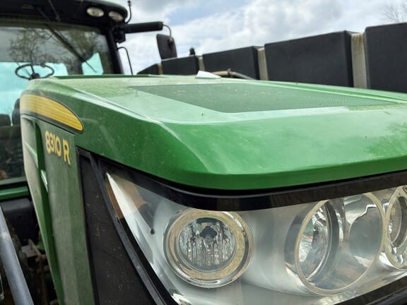 300 - 424 HP Tractors image