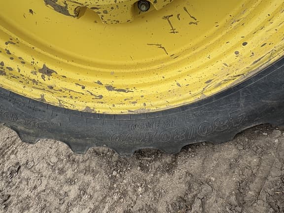 Image of John Deere 8310R equipment image 4