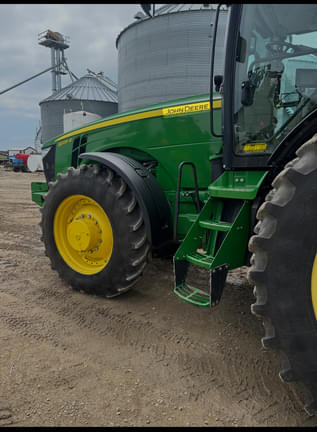 Image of John Deere 8335R Primary image