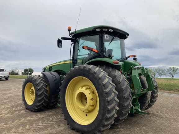 Image of John Deere 8335R equipment image 3