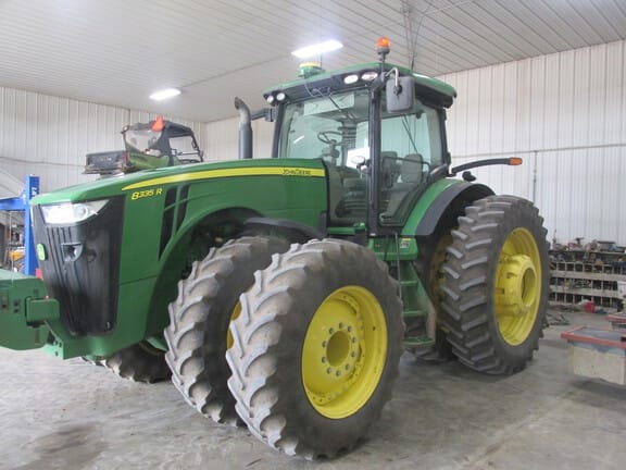 2013 John Deere 8335R Equipment Image0