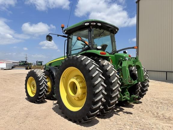 Image of John Deere 8335R equipment image 2