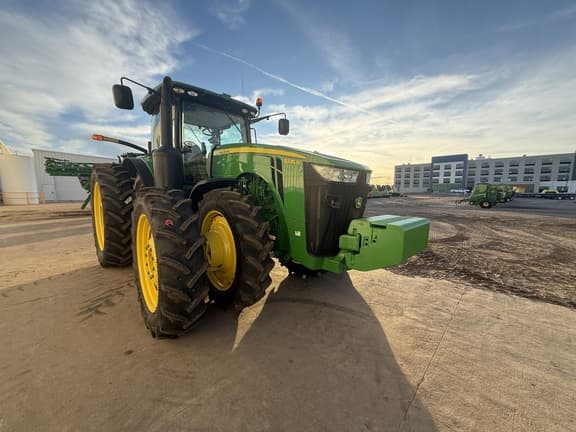 Image of John Deere 8335R equipment image 1