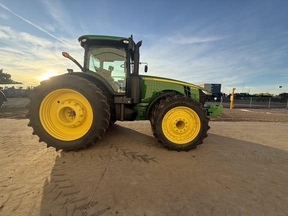 2013 John Deere 8335R Equipment Image0