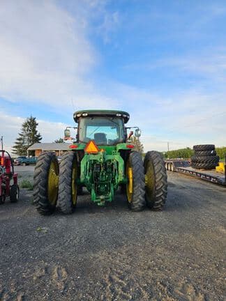 Image of John Deere 8335R equipment image 2